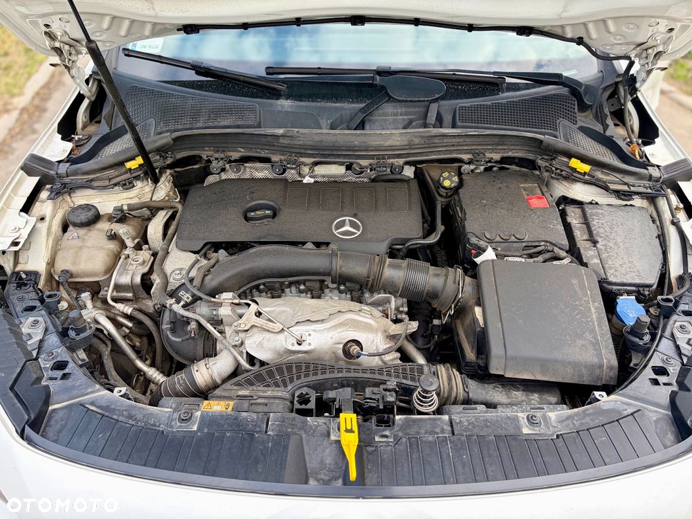 Mercedes-Benz GLA 250 4-Matic AMG Line - 18