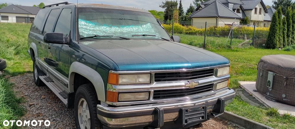 Chevrolet Suburban - 3