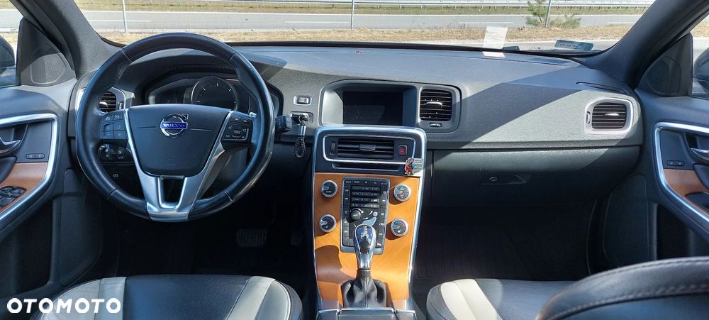 Volvo V60 Cross Country D4 Drive-E Summum - 6