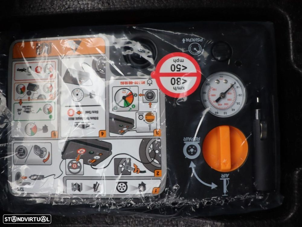 Ford Mustang Mach-E - 30