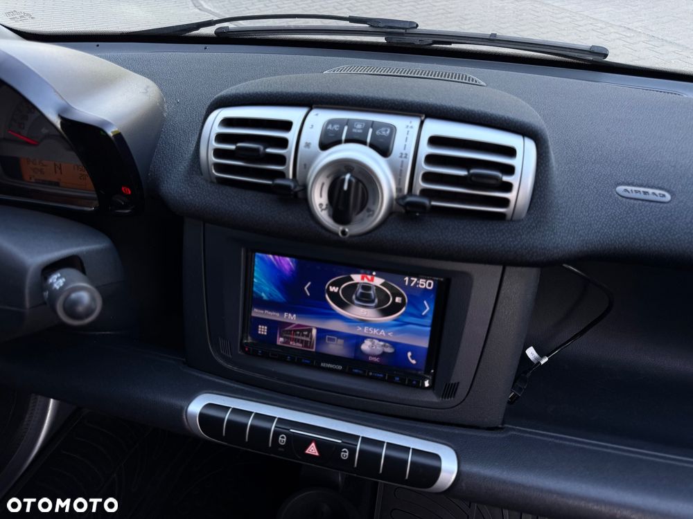 Smart Fortwo softouch black&white limited micro hybrid drive - 13