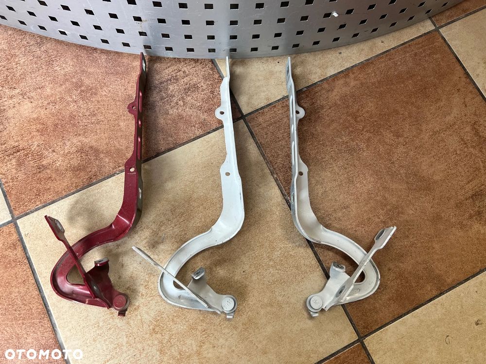 ZAWIAS ZAWIASA ZAWIASY MASKI PRAWA PRAWY PEUGEOT 208 I LIFT 728640 C03