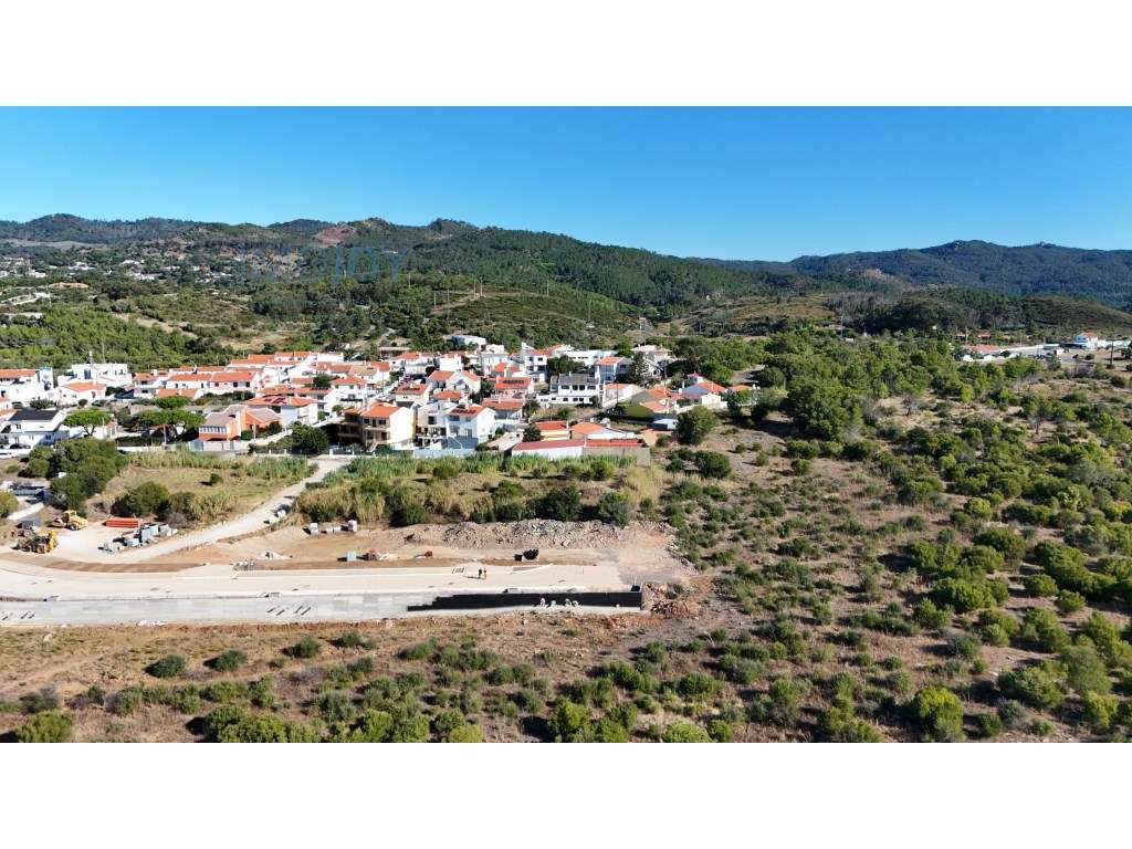 Fantástico Terreno Urbano para Venda no Zambujeiro em Alcabideche - Grande imagem: 3/11