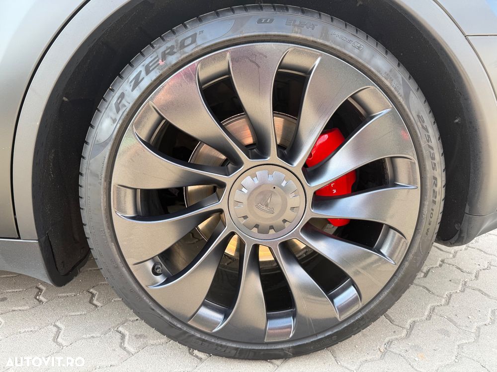 Tesla Model Y Performance - 19