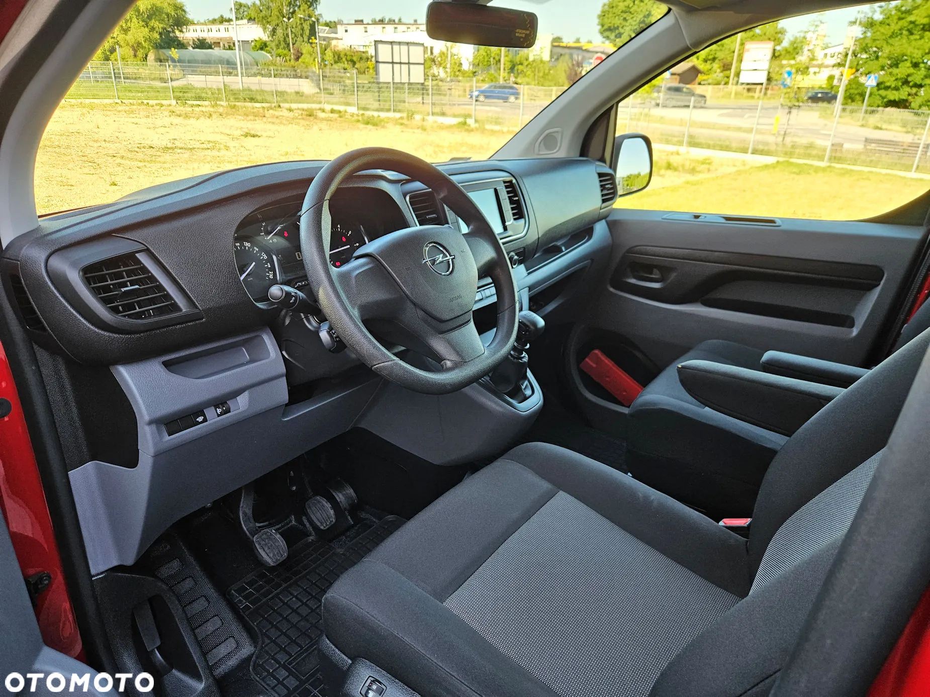 Opel VIVARO 2.0 150KM - 8