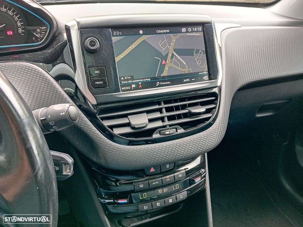 Peugeot 2008 1.2 PureTech Allure - 18