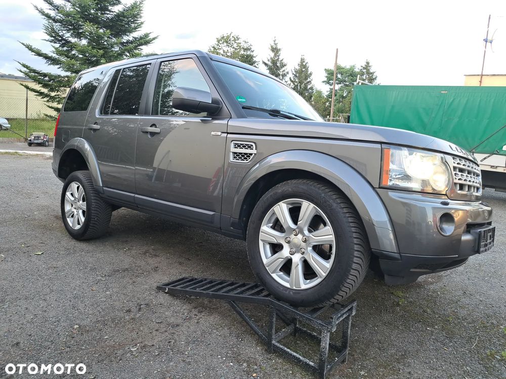 Land Rover Discovery SD V6 HSE - 29