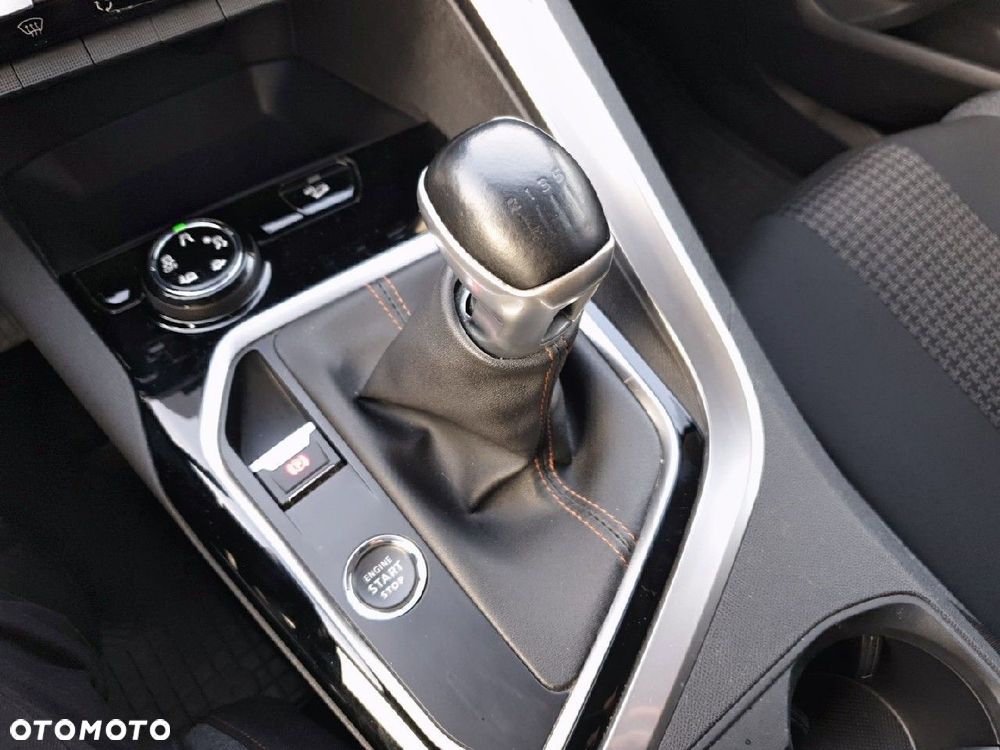 Peugeot 3008 1.2 PureTech Allure S&S - 15