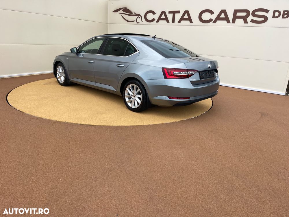 Skoda Superb 2.0 TDI 4X4 DSG Style - 9