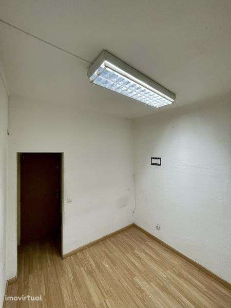 Arrenda-se sala na Amadora - Grande imagem: 5/6