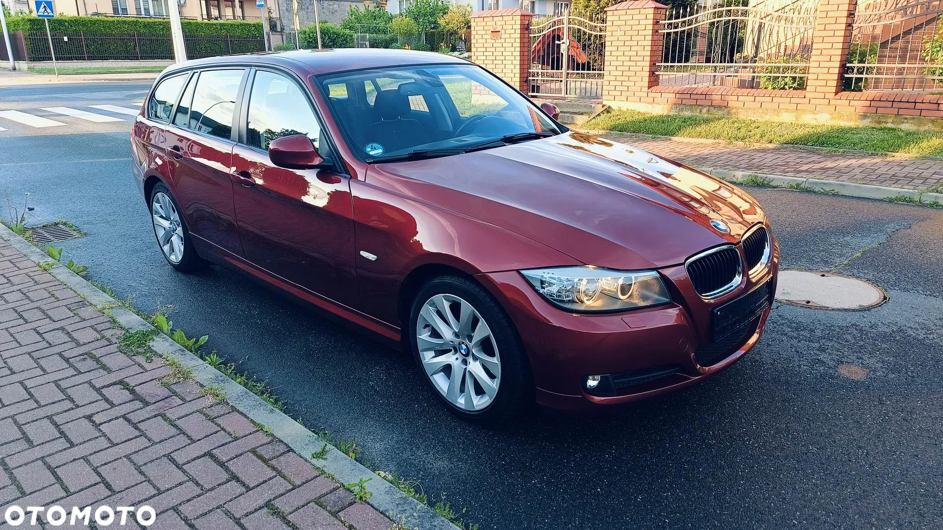 BMW Seria 3 318i Touring - 2