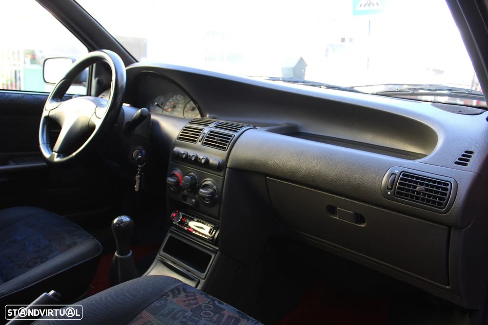 Fiat Punto Sport 16V - 30