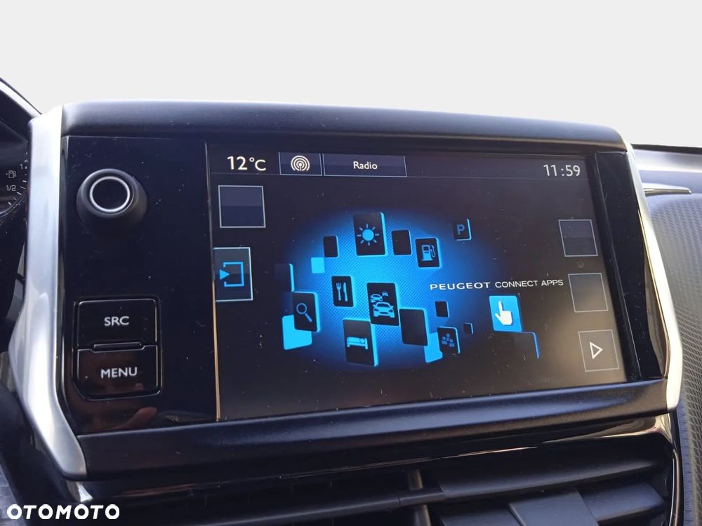 Peugeot 2008 1.2 Pure Tech Style S&S - 24