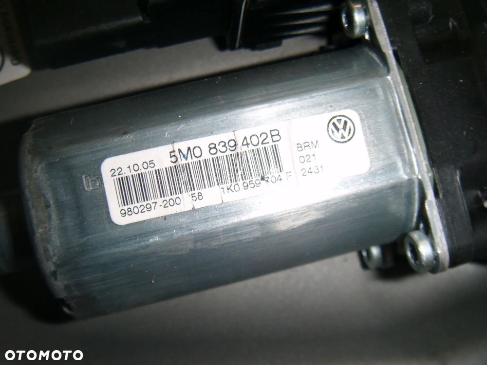 vw golf V plus mechanizm szyby prawy tył z silnikiem 5m0839402b - 3