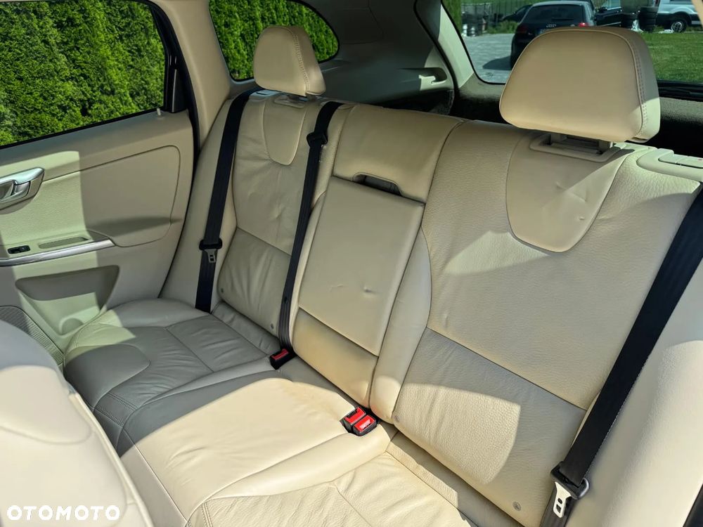 Volvo XC 60 T6 AWD Momentum - 12
