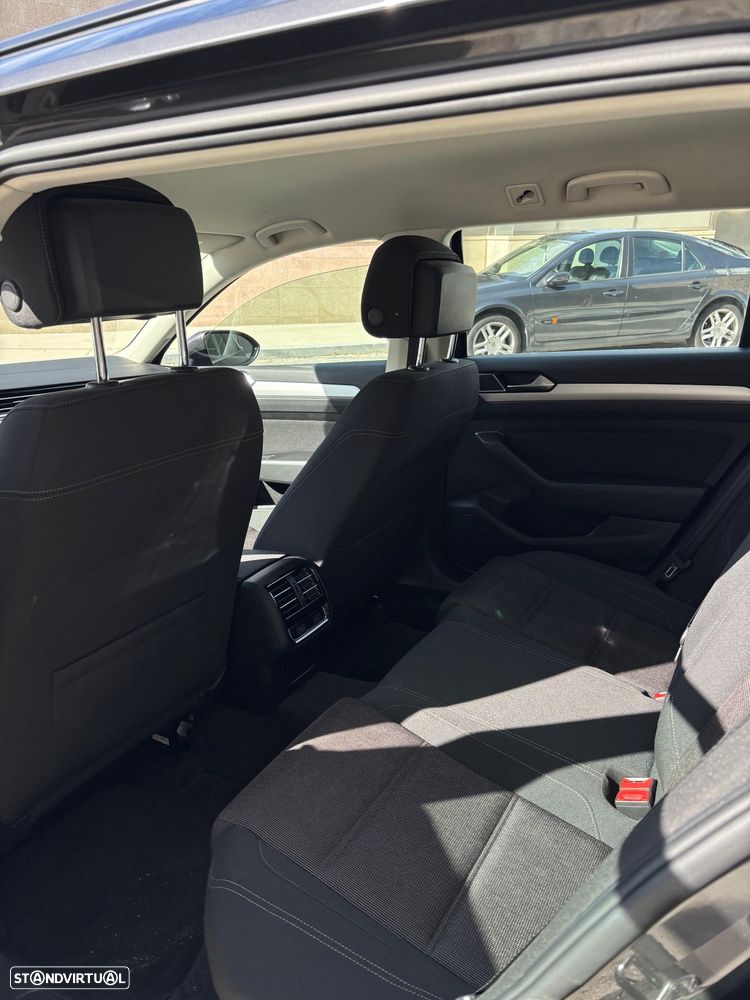 VW Passat Variant 2.0 TDI Business Package DSG - 11