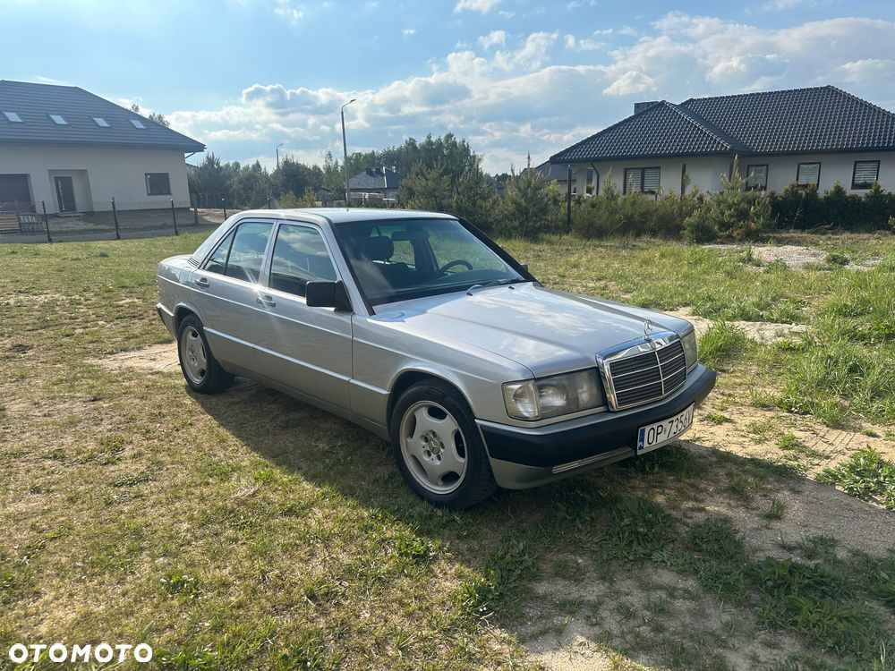 Mercedes-Benz W201 (190) - 1