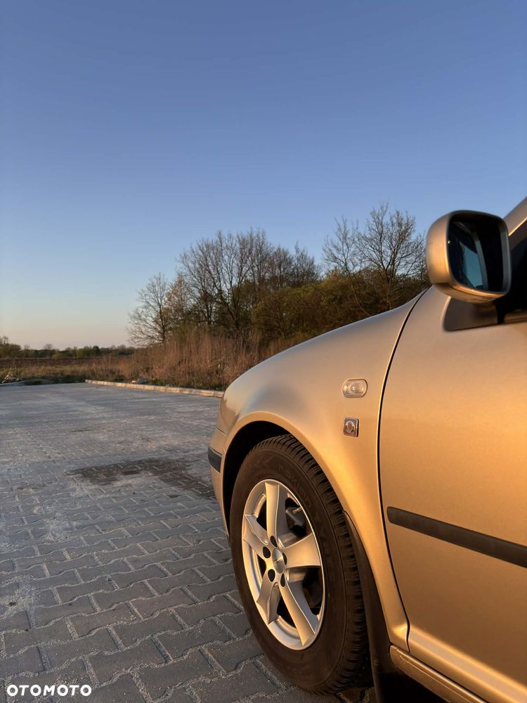 Volkswagen Golf 1.6 Q - 17