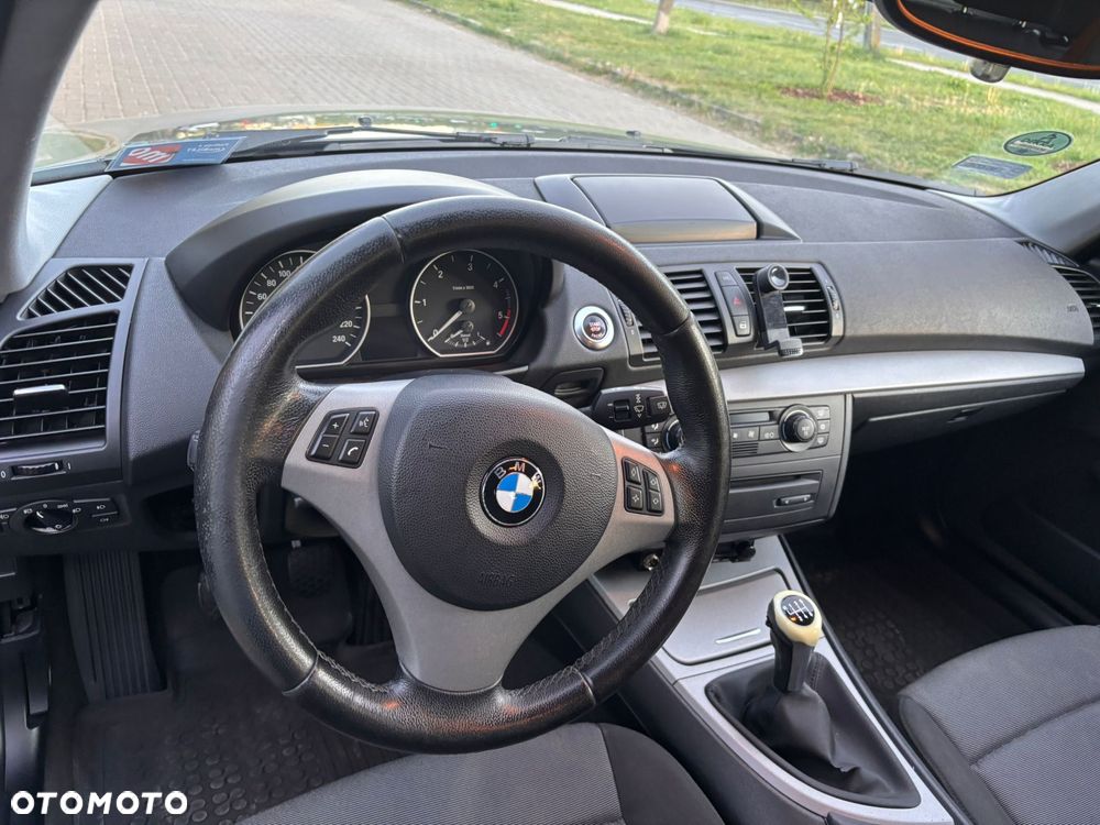 BMW Seria 1 118d DPF - 8
