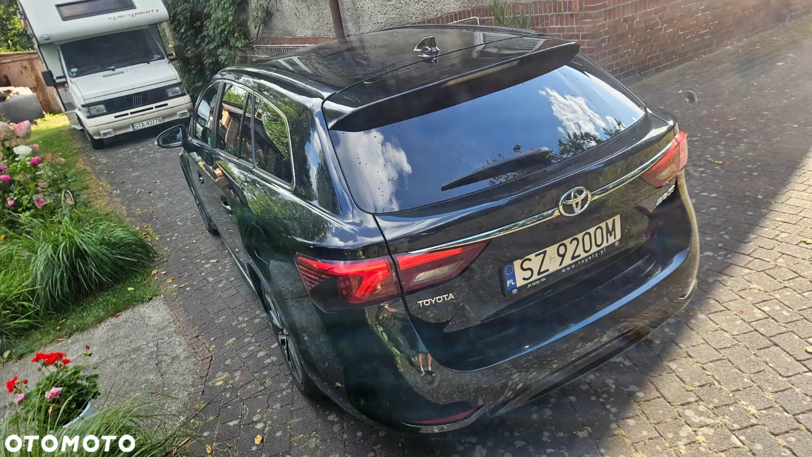 Toyota Avensis 2.0 D-4D Premium - 4