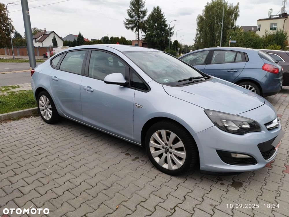 Opel Astra - 4
