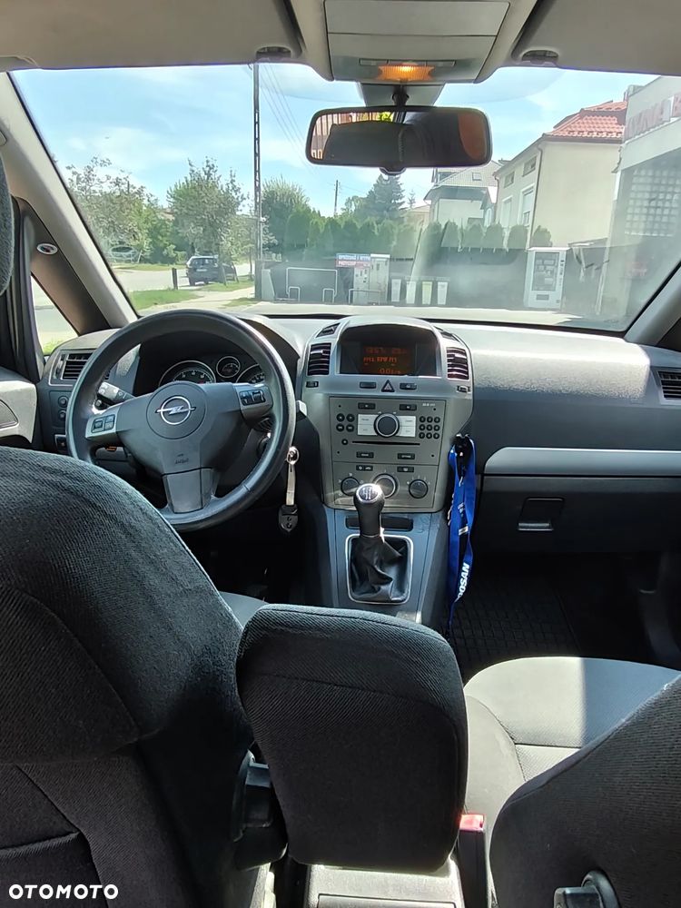 Opel Zafira 1.8 Cosmo - 3