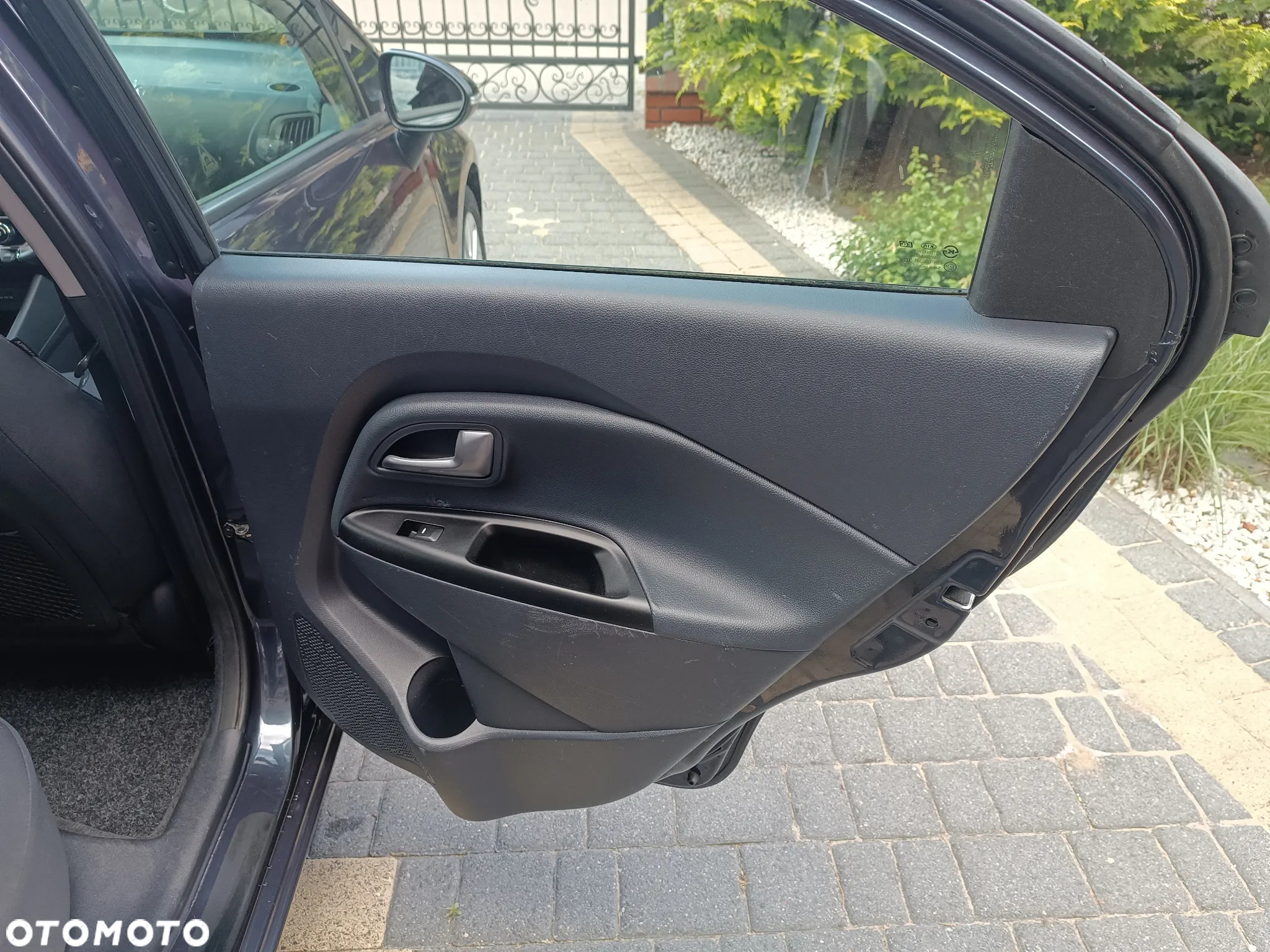 Kia Rio 1.4 L - 19