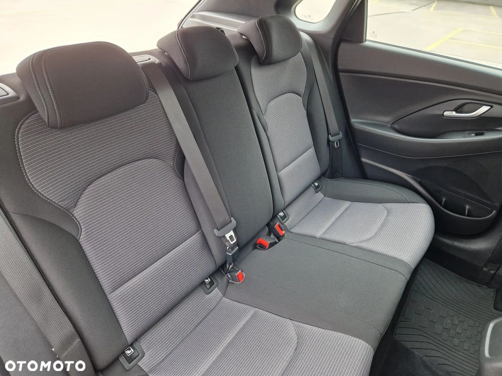 Hyundai i30 1.5 DPI Classic + - 4