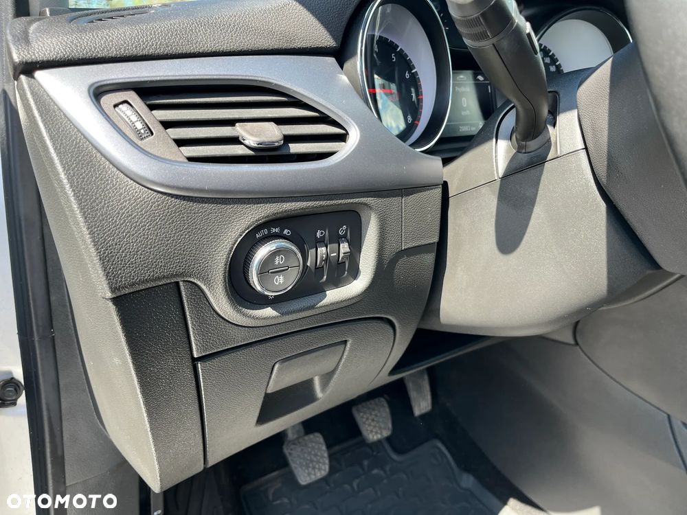 Opel Astra 1.2 T Elegance S&S - 21