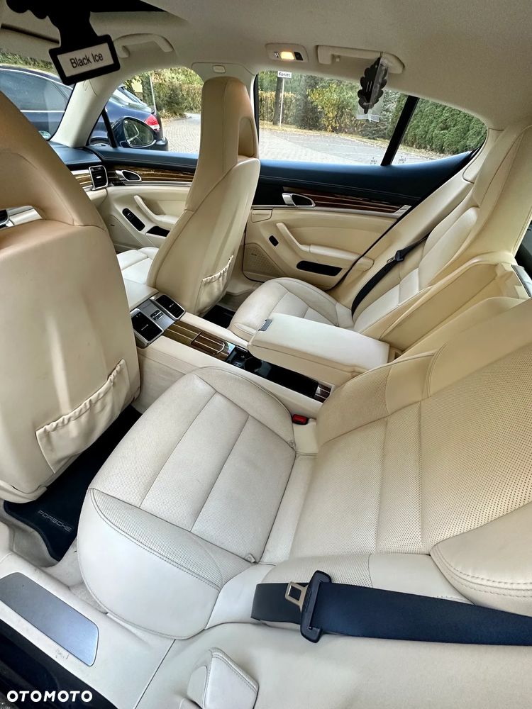 Porsche Panamera 2011 photo 3