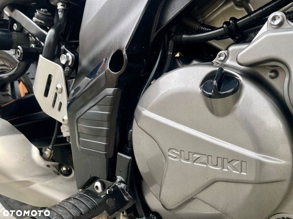 Suzuki V-STROM - 22