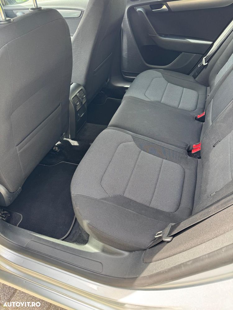 Volkswagen Passat 2.0 TDI BlueMotion Technology DSG Trendline - 11