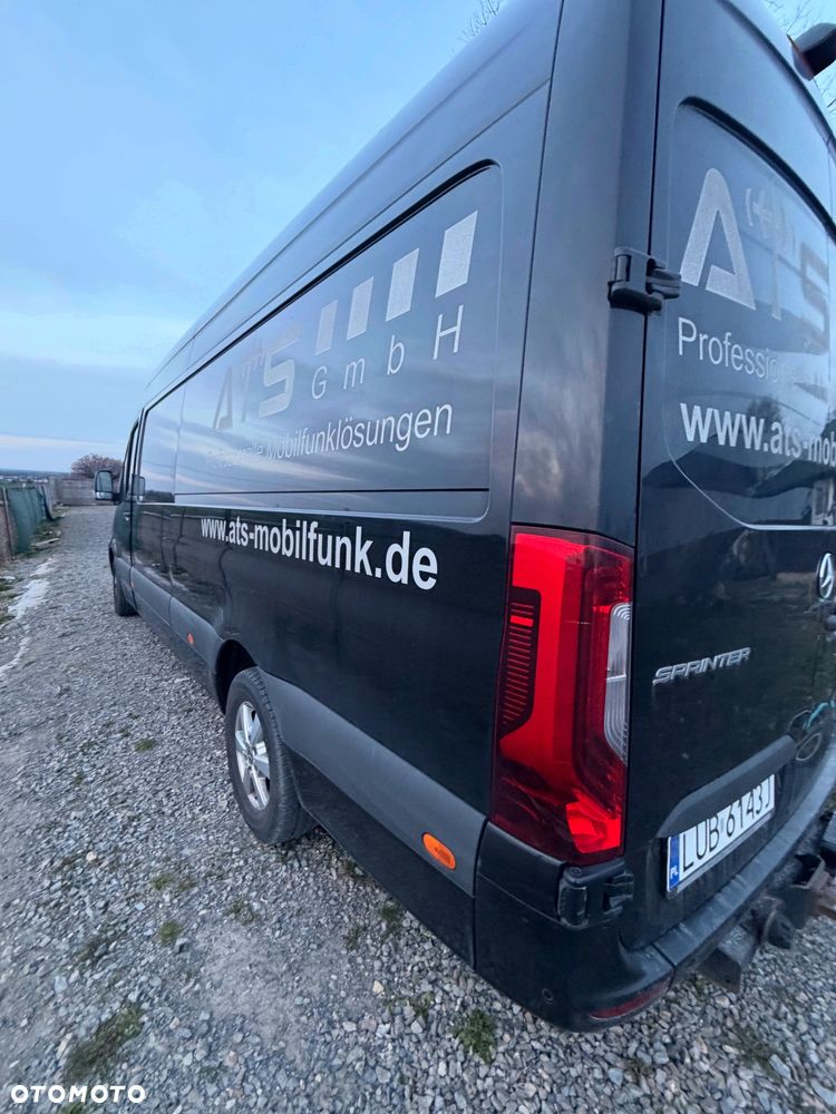 Mercedes-Benz 319 - 28