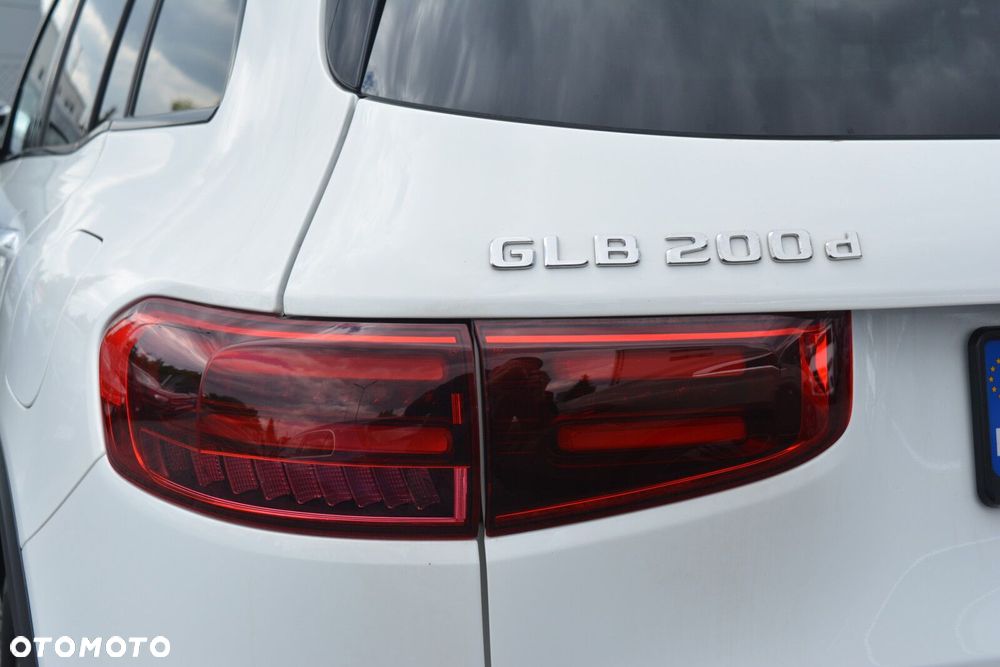 Mercedes-Benz GLB - 11