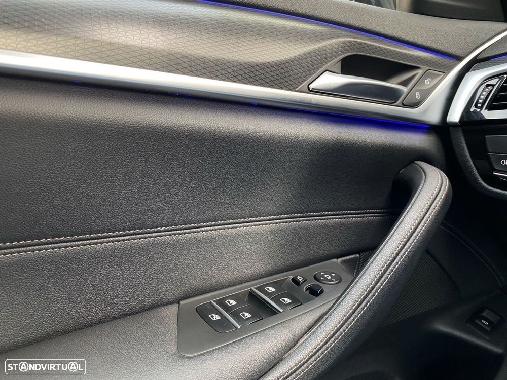 BMW 520 d Pack Desportivo M Auto - 15