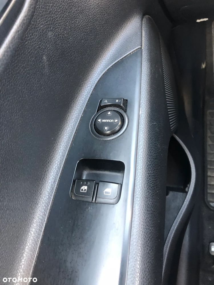 Kia Rio 1.4 crdi L - 13