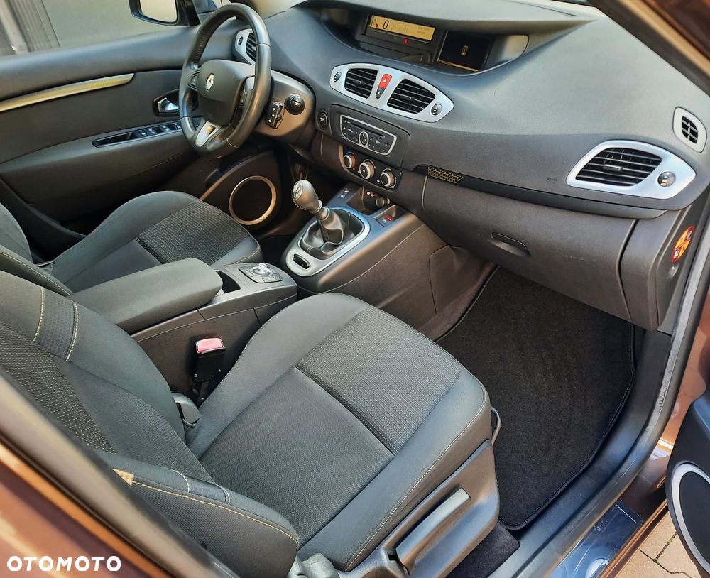 Renault Grand Scenic 1.6 16V 110 Dynamique - 9