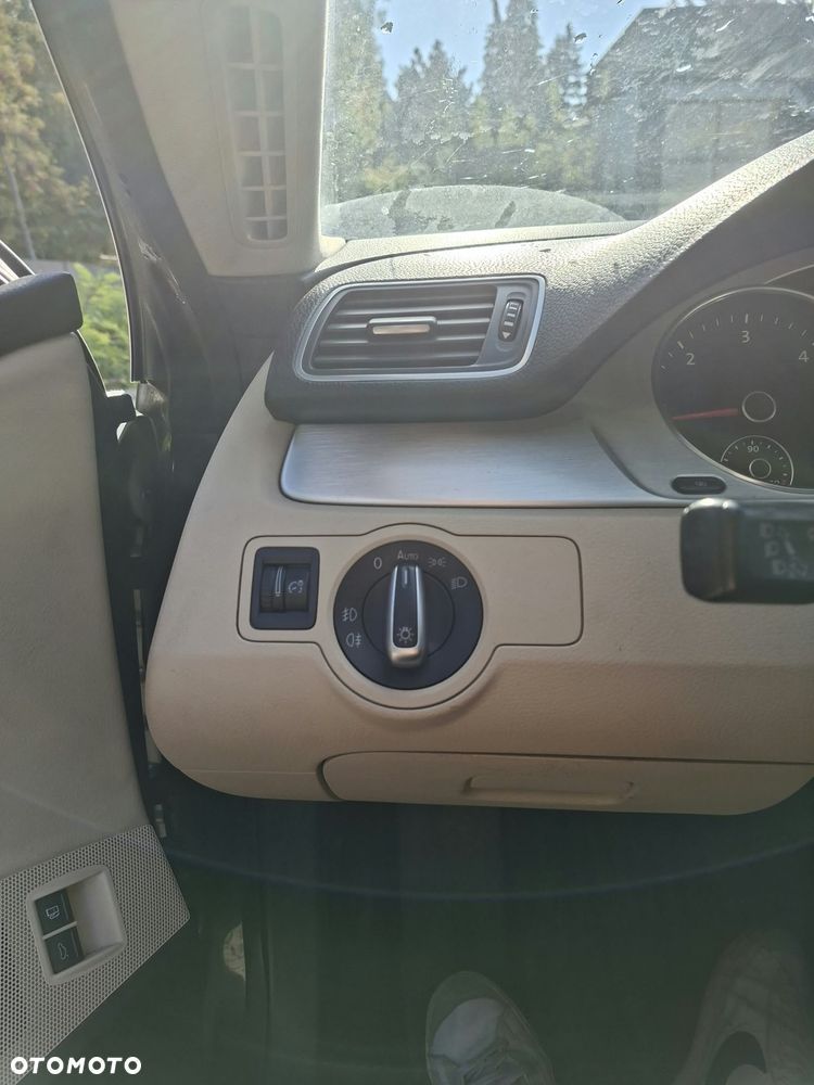 Volkswagen Passat - 15