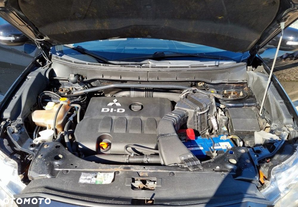 Mitsubishi Outlander - 19