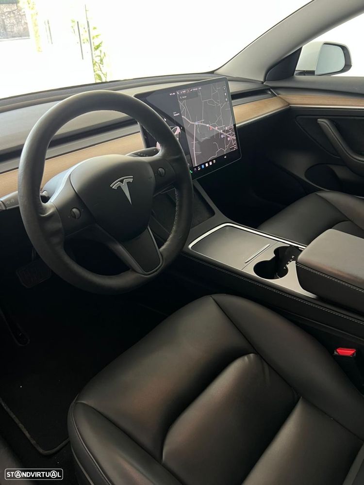 Tesla Model 3 - 10