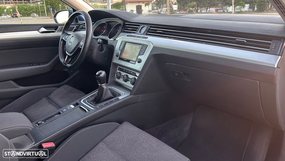 VW Passat Variant 2.0 TDI Highline - 10