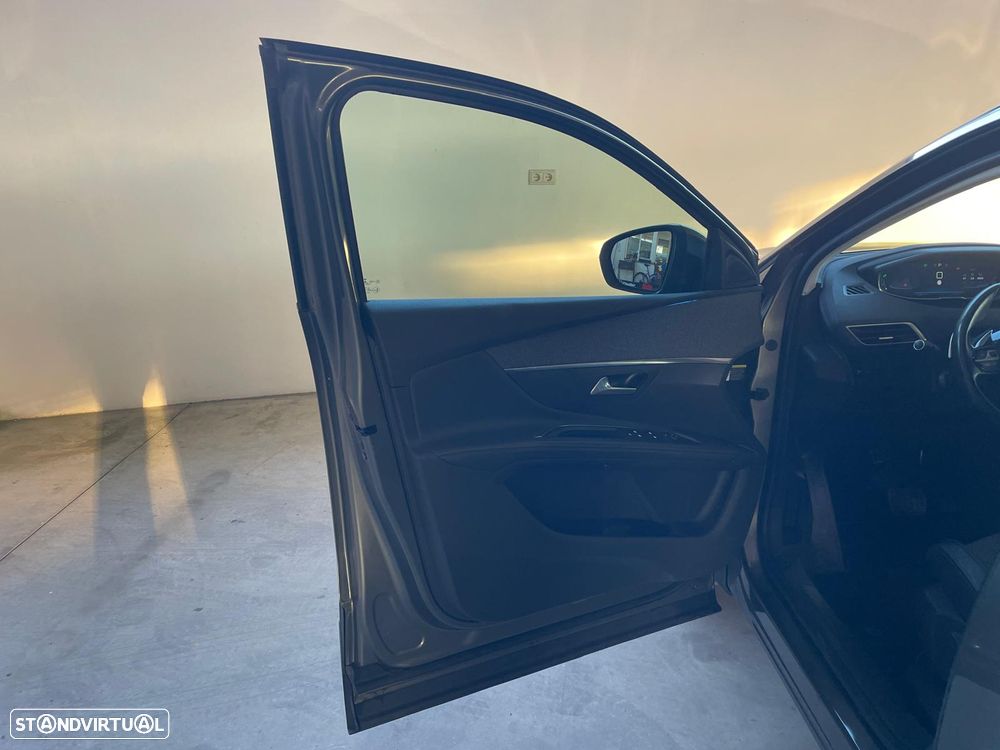 Peugeot 5008 BlueHDI 120 EAT6 Allure - 23