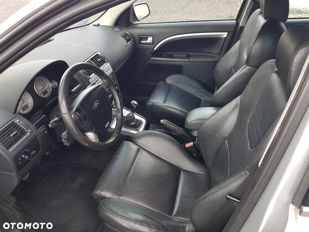 Ford Mondeo 3.0 V6 ST 220 - 13