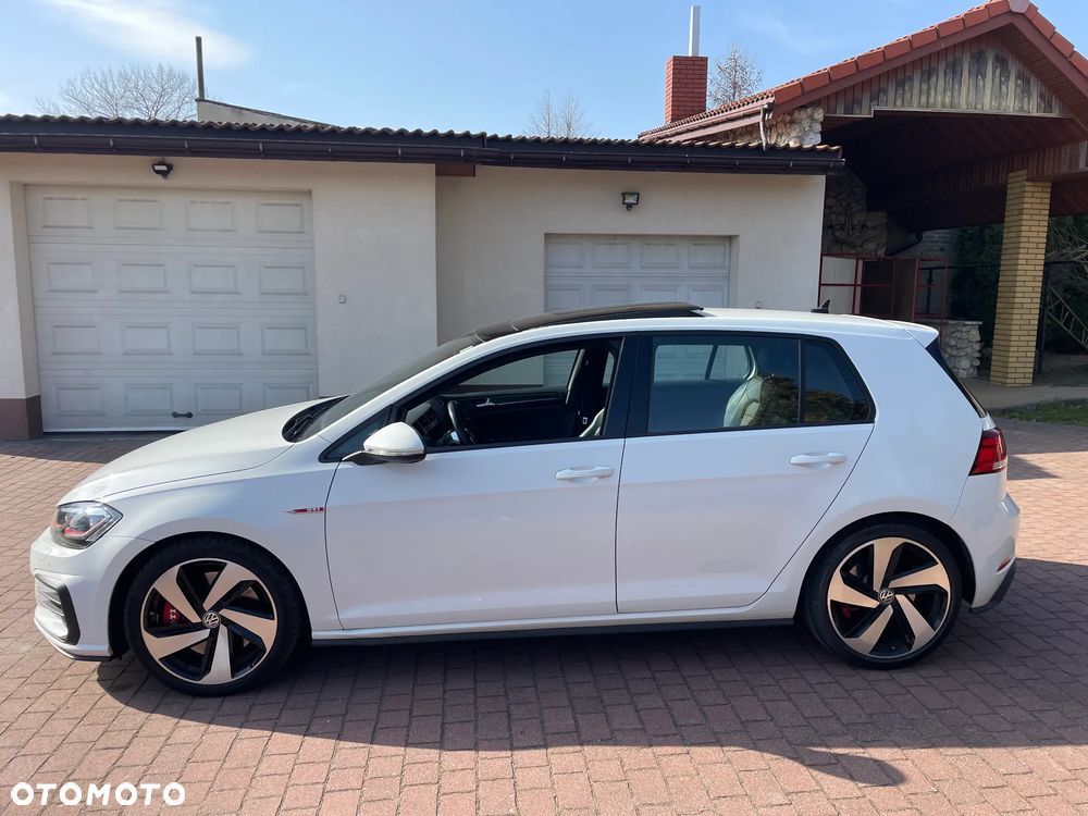Volkswagen Golf GTI Performance BlueMotion Technology DSG - 4