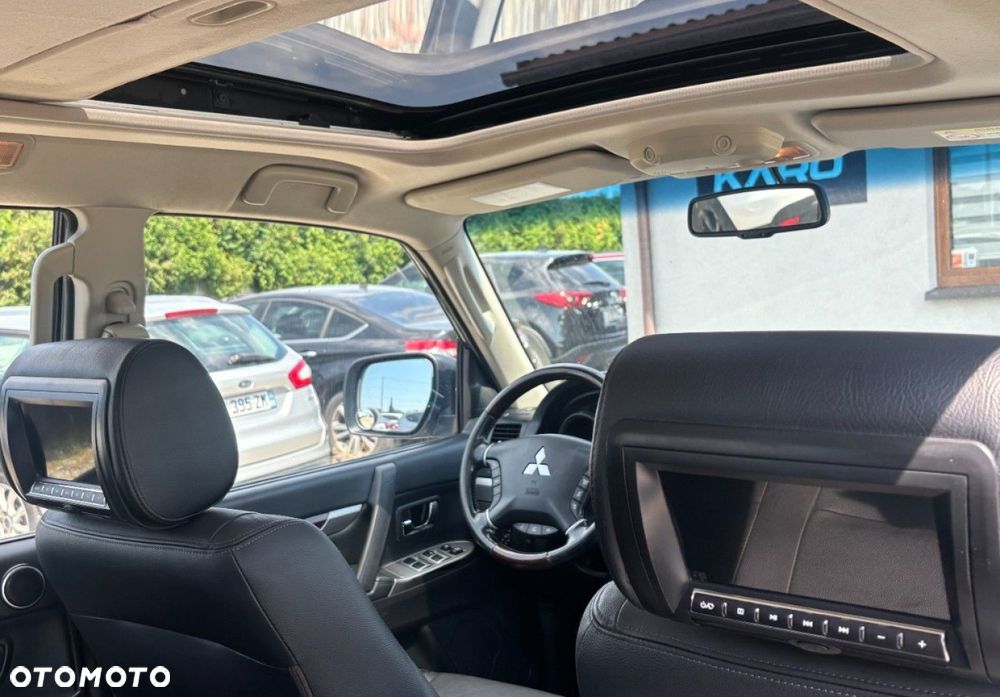 Mitsubishi Pajero - 14