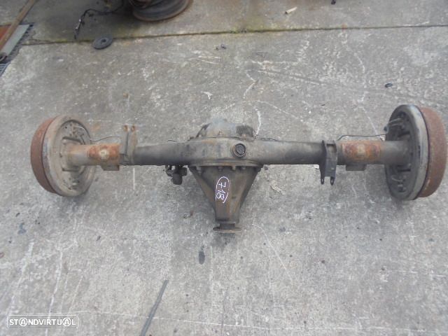 Eixo Eix718 NISSAN D21 1992 2.5D 85CV 2P CASTANHO TRÁS CUBOS COMPLETO - 1