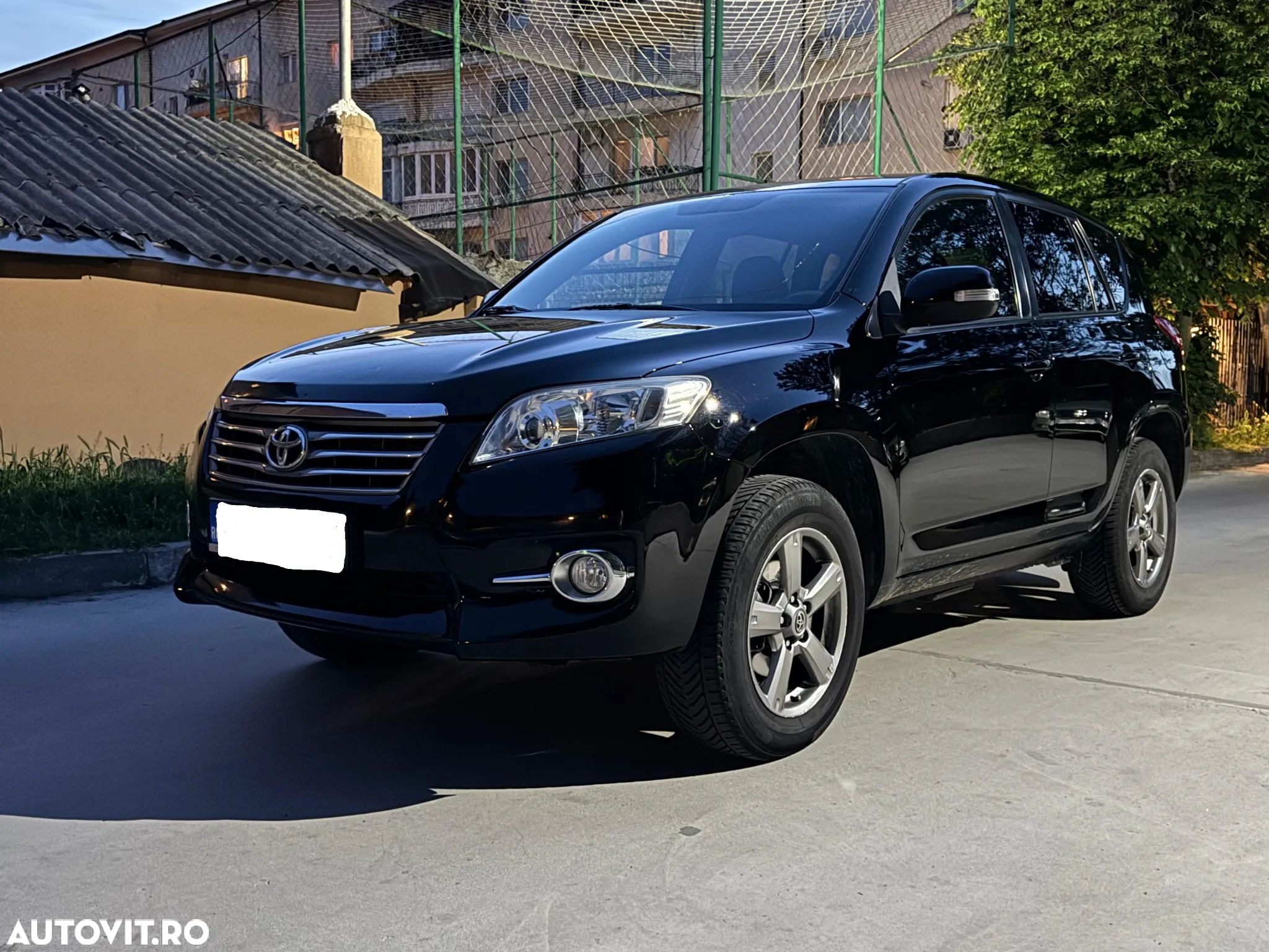 Toyota RAV4 2.2 D-4D Comfort - 1