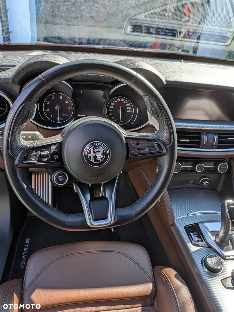 Alfa Romeo Stelvio 2.0 Turbo Veloce Q4 - 12