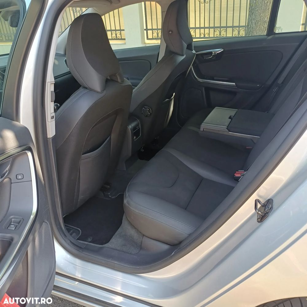 Volvo V60 DRIVe Start-Stop Momentum - 10