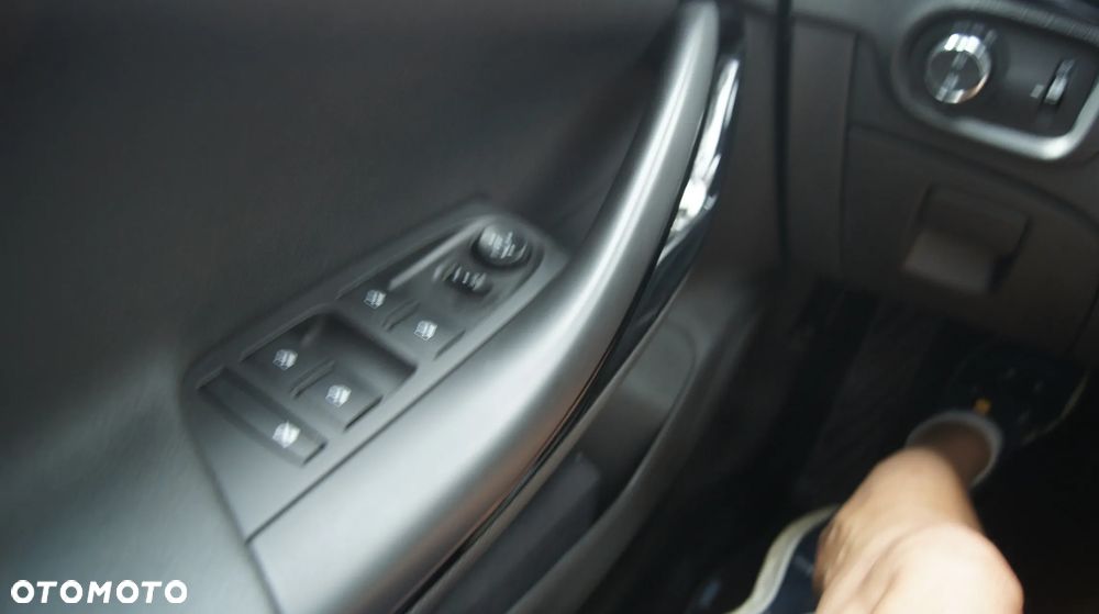 Opel Astra 1.6 CDTI Sport - 28